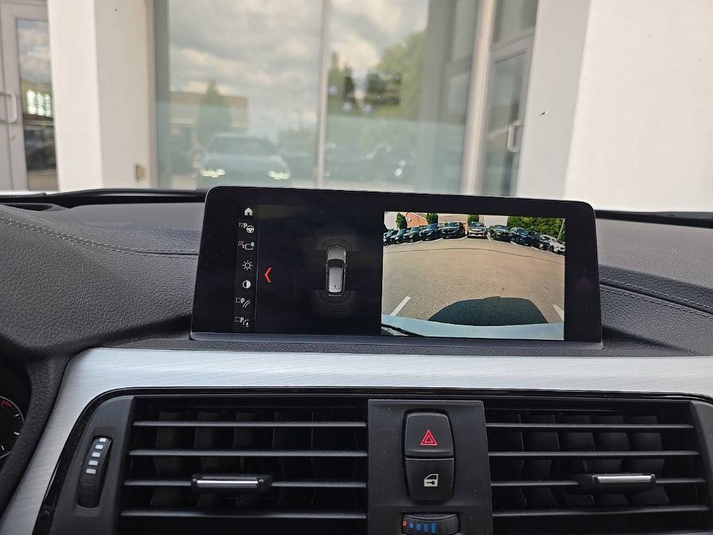 Used 2018 BMW 328d xDrive Wagon AWD/4WD image 18