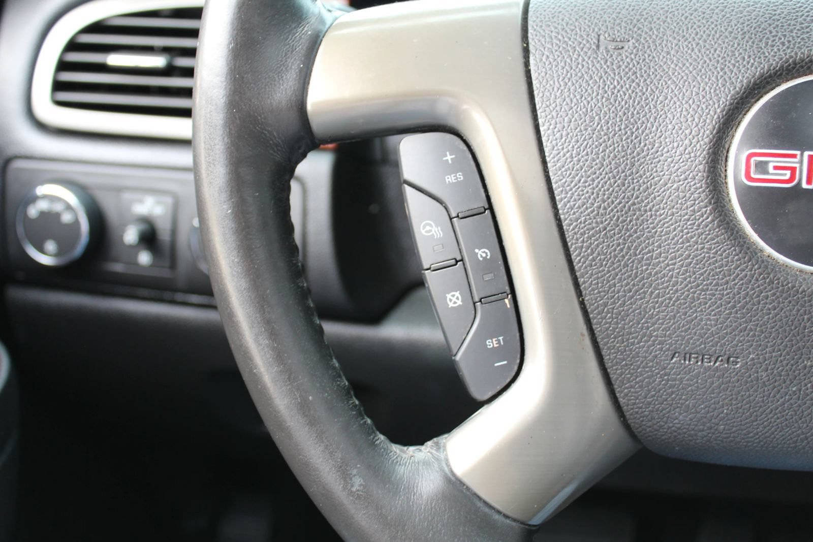 Used 2013 GMC Yukon SLT AWD/4WD image 20