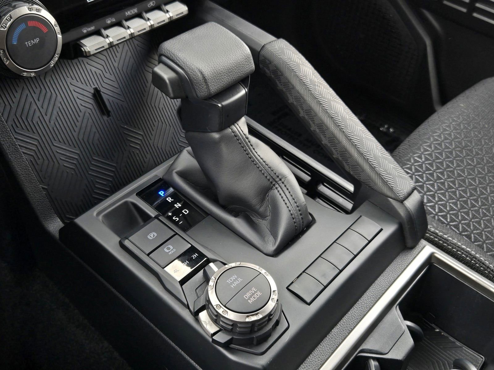 Used 2025 Toyota 4Runner SR5 AWD/4WD image 16