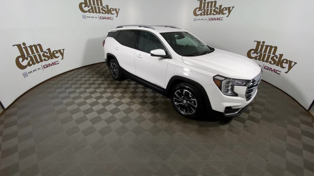 Certified 2024 GMC Terrain SLT w/ Infotainment Package II AWD/4WD image 2