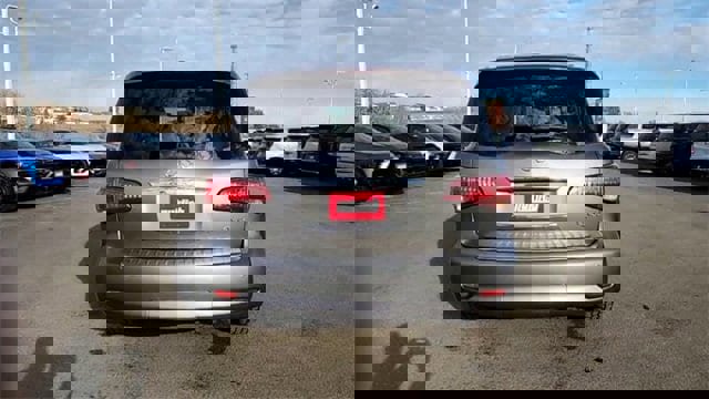 Used 2011 INFINITI QX56 7-Passenger w/ Deluxe Touring Pkg image 7