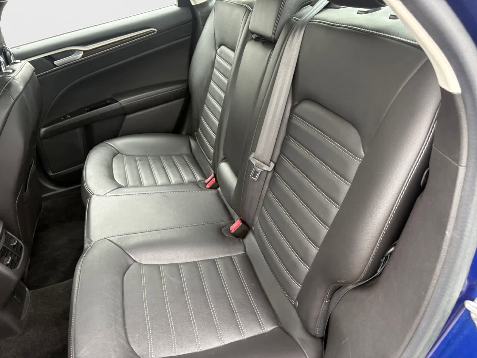 Used 2015 Ford Fusion SE w/ Equipment Group 202A FWD image 17