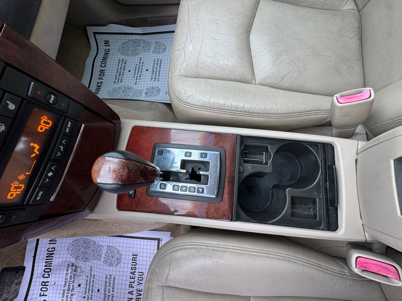 Used 2005 Cadillac SRX V8 w/ Preferred Equipment Group image 16