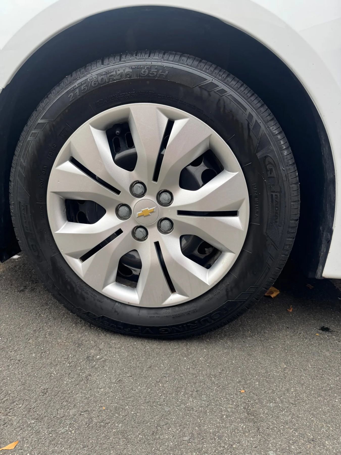 Used 2013 Chevrolet Cruze LS image 9