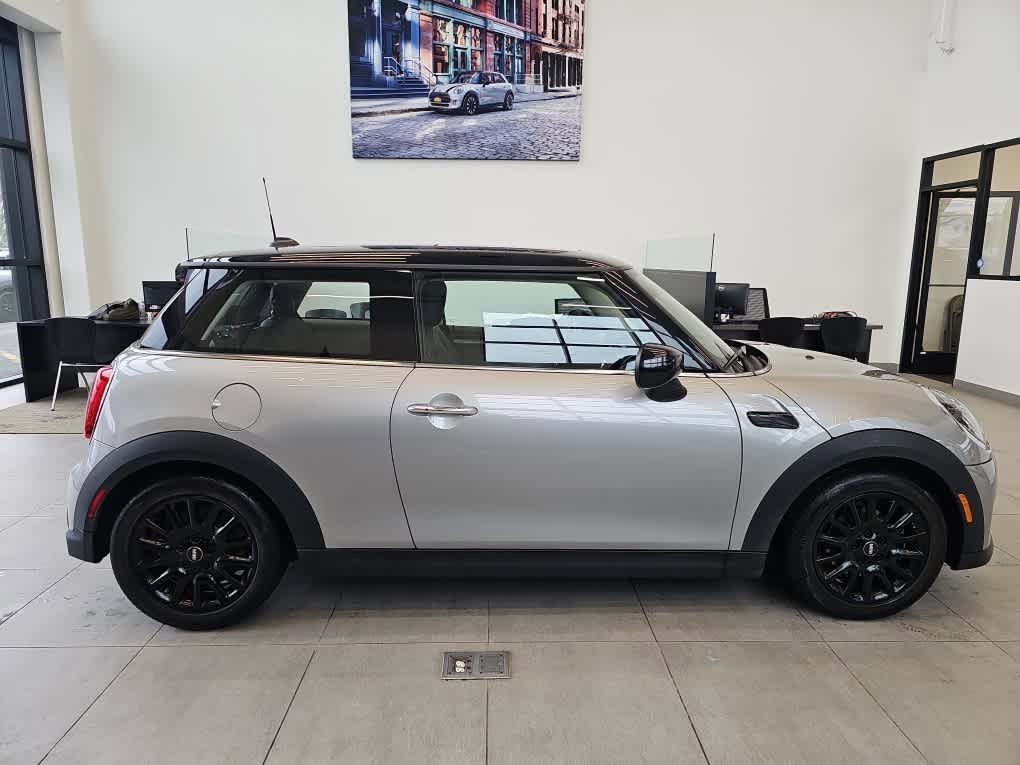 Certified 2024 MINI Cooper 2-Door Hardtop image 9