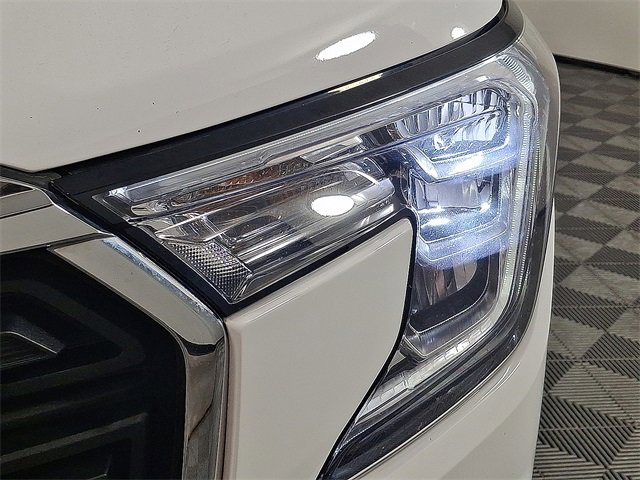 Used 2023 GMC Terrain SLE w/ Driver Convenience Package image 13