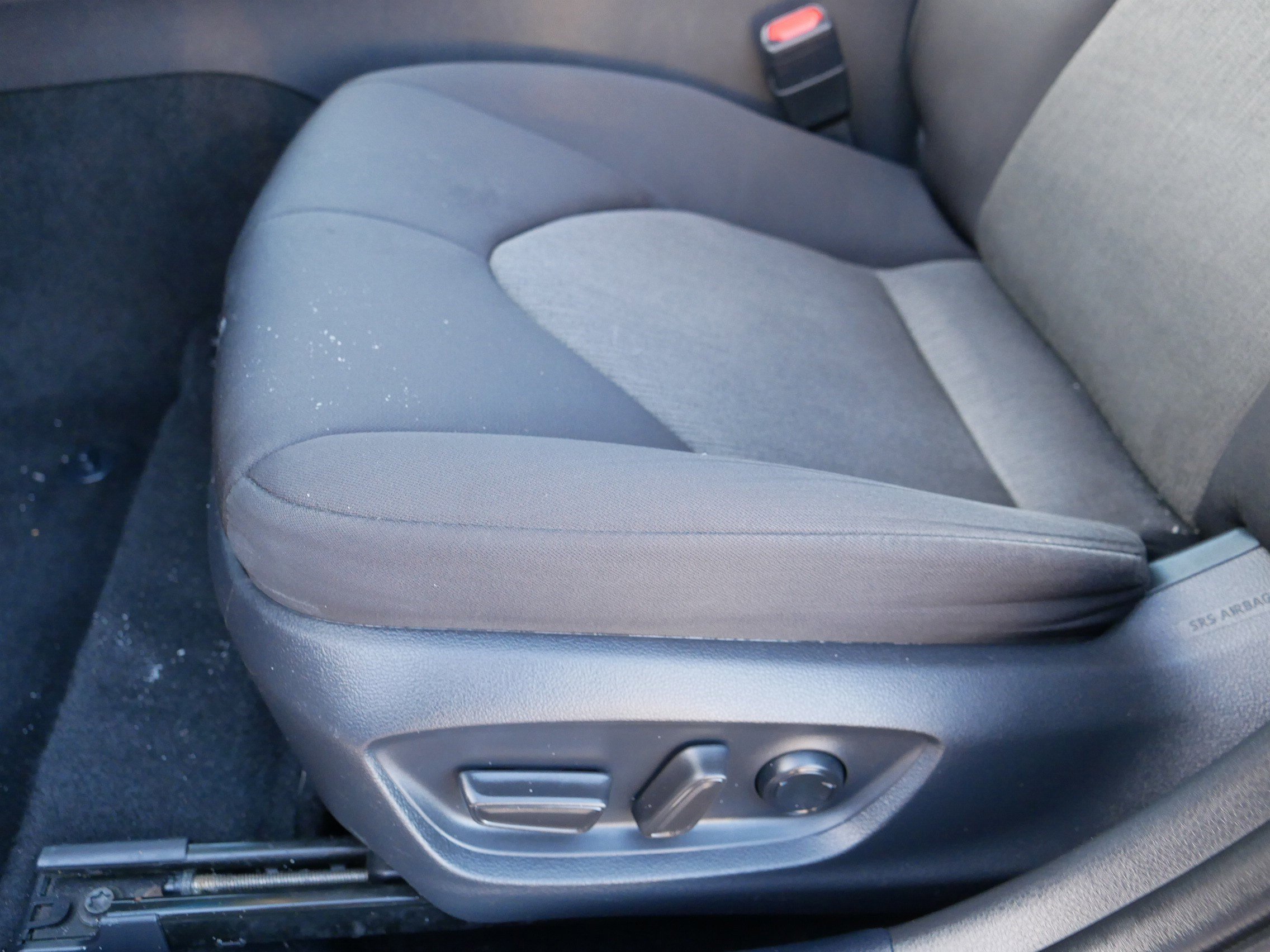 Used 2020 Toyota Camry LE image 20