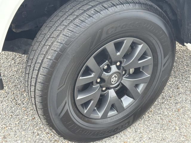Used 2023 Toyota Tacoma SR5 w/ Technology Package RWD image 17
