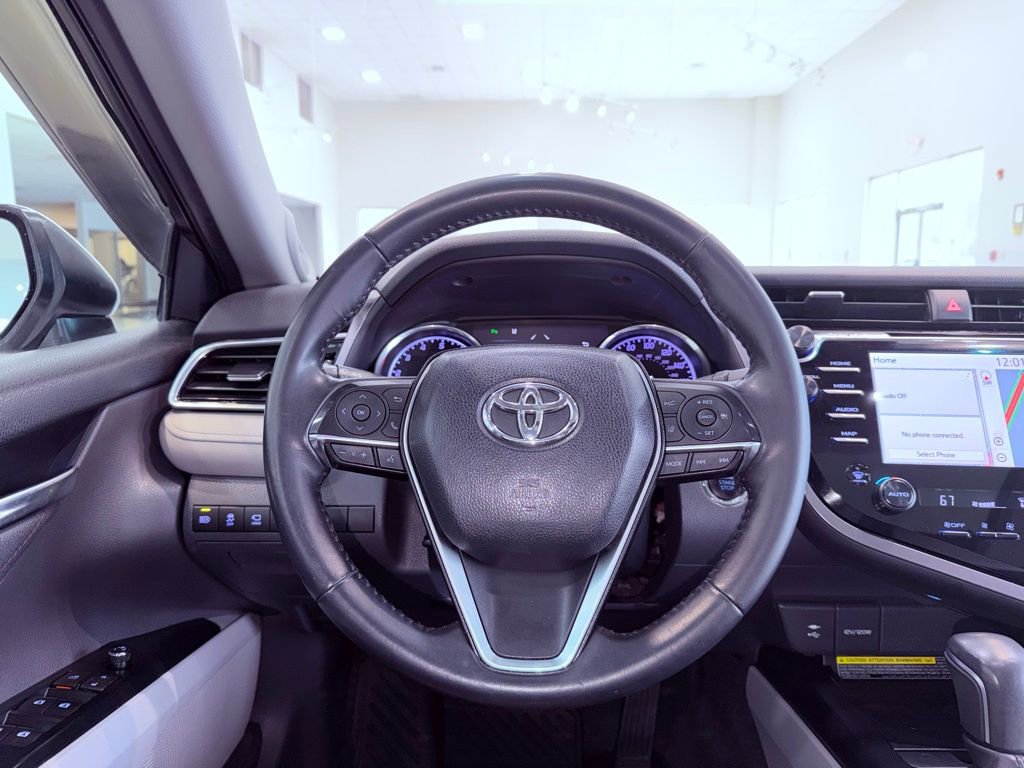 Used 2018 Toyota Camry XLE image 19