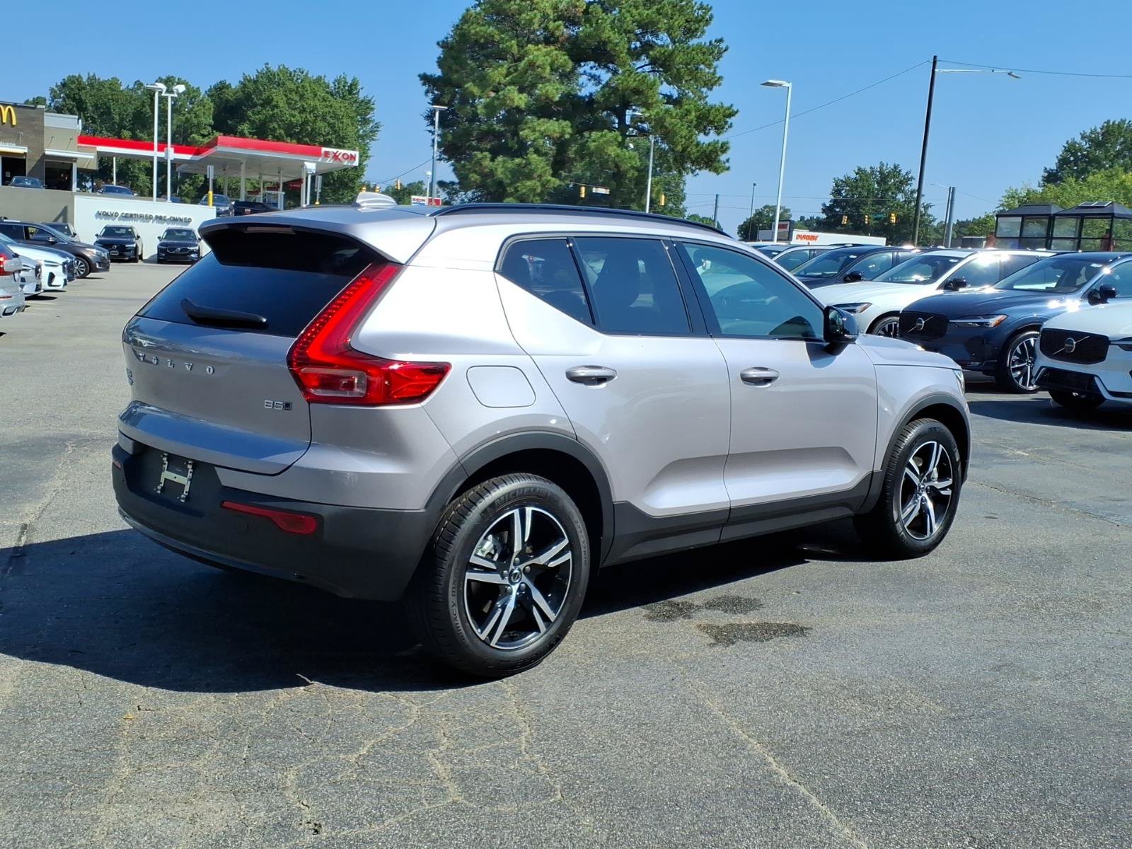 New 2026 Volvo XC40 B5 Core w/ Protection Package Premier AWD/4WD image 3
