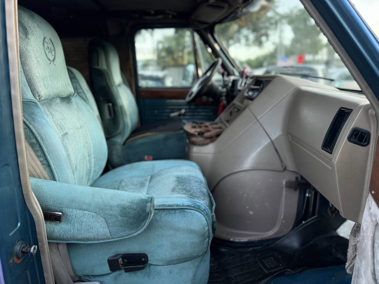 Used 1992 Chevrolet G20 RWD image 19