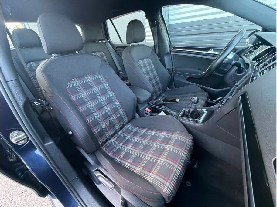 Used 2017 Volkswagen GTI SE FWD image 4