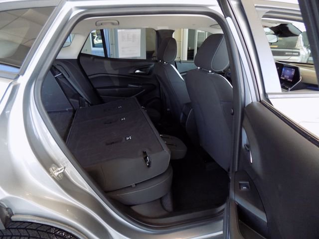 Used 2024 Chevrolet Trax LS FWD image 31