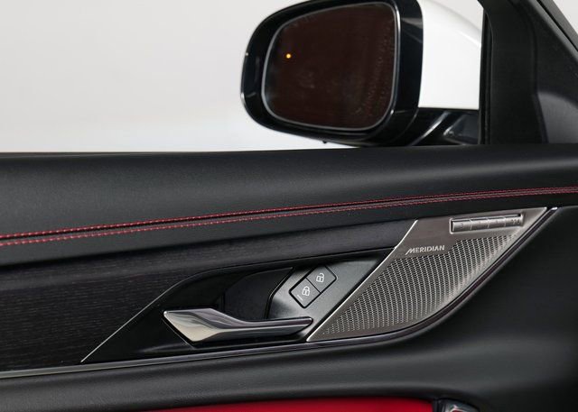 Used 2024 Jaguar XF R-Dynamic SE image 28