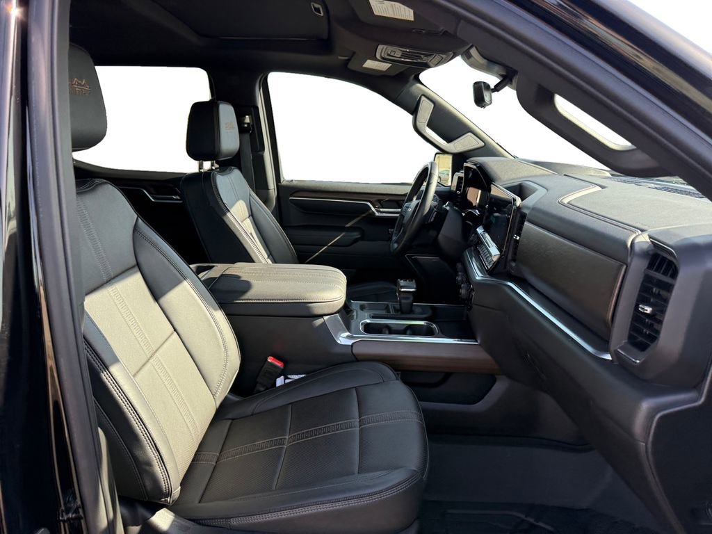 Used 2024 Chevrolet Silverado 1500 High Country image 17