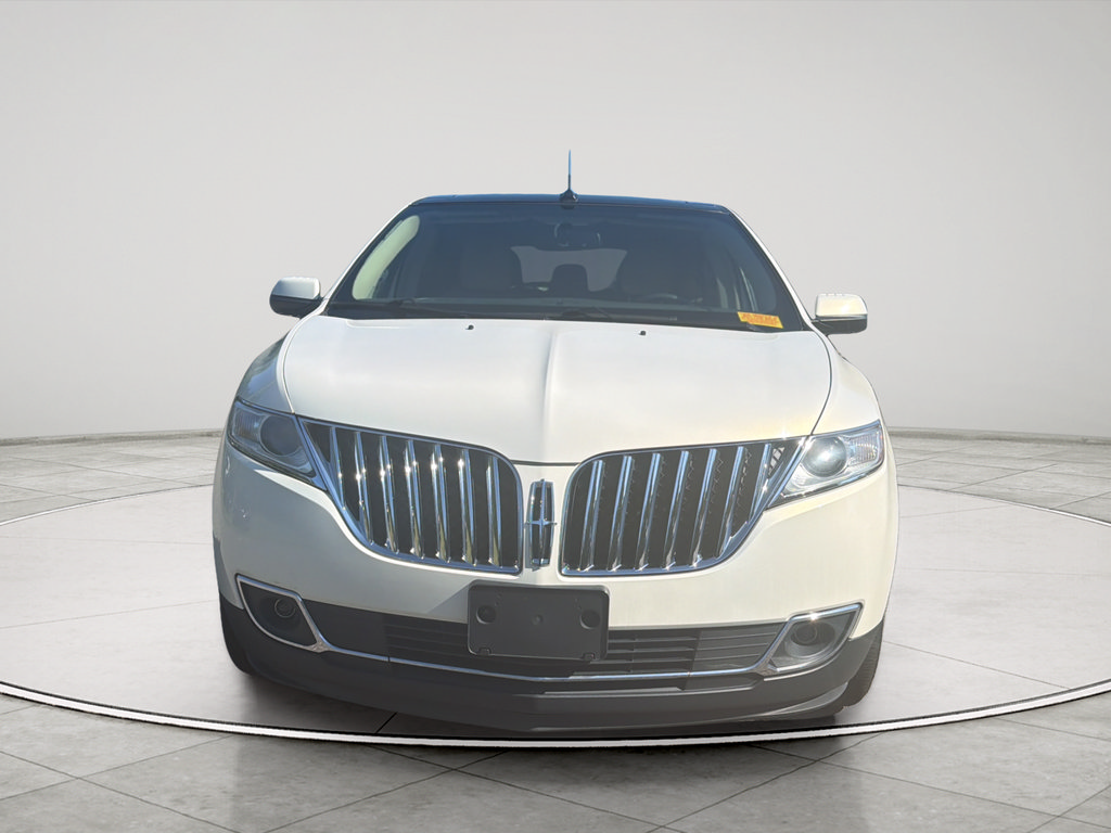 Used 2013 Lincoln MKX AWD image 2