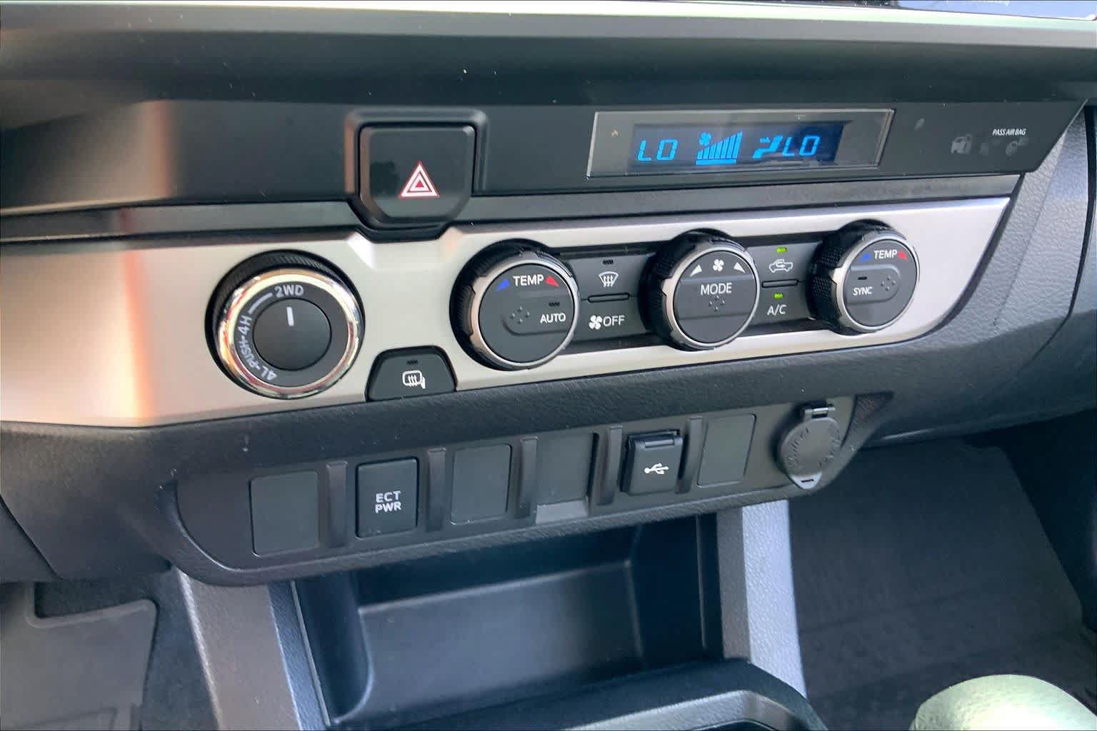 Used 2023 Toyota Tacoma SR AWD/4WD image 32