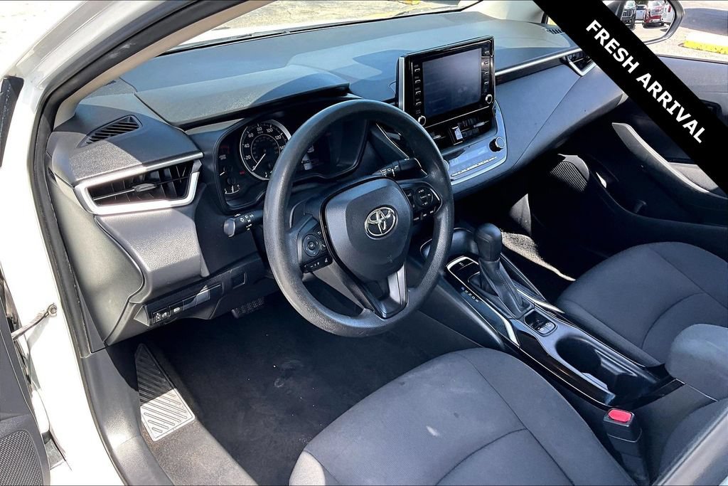 Used 2020 Toyota Corolla LE FWD image 18