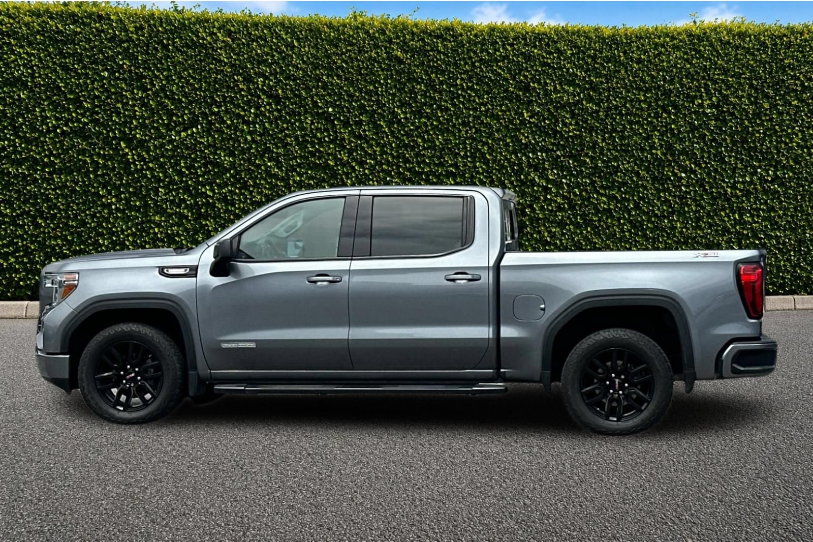 Used 2020 GMC Sierra 1500 Elevation w/ Elevation Value Package AWD/4WD image 7