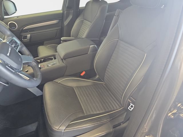 Used 2024 Land Rover Discovery Dynamic SE AWD/4WD image 19