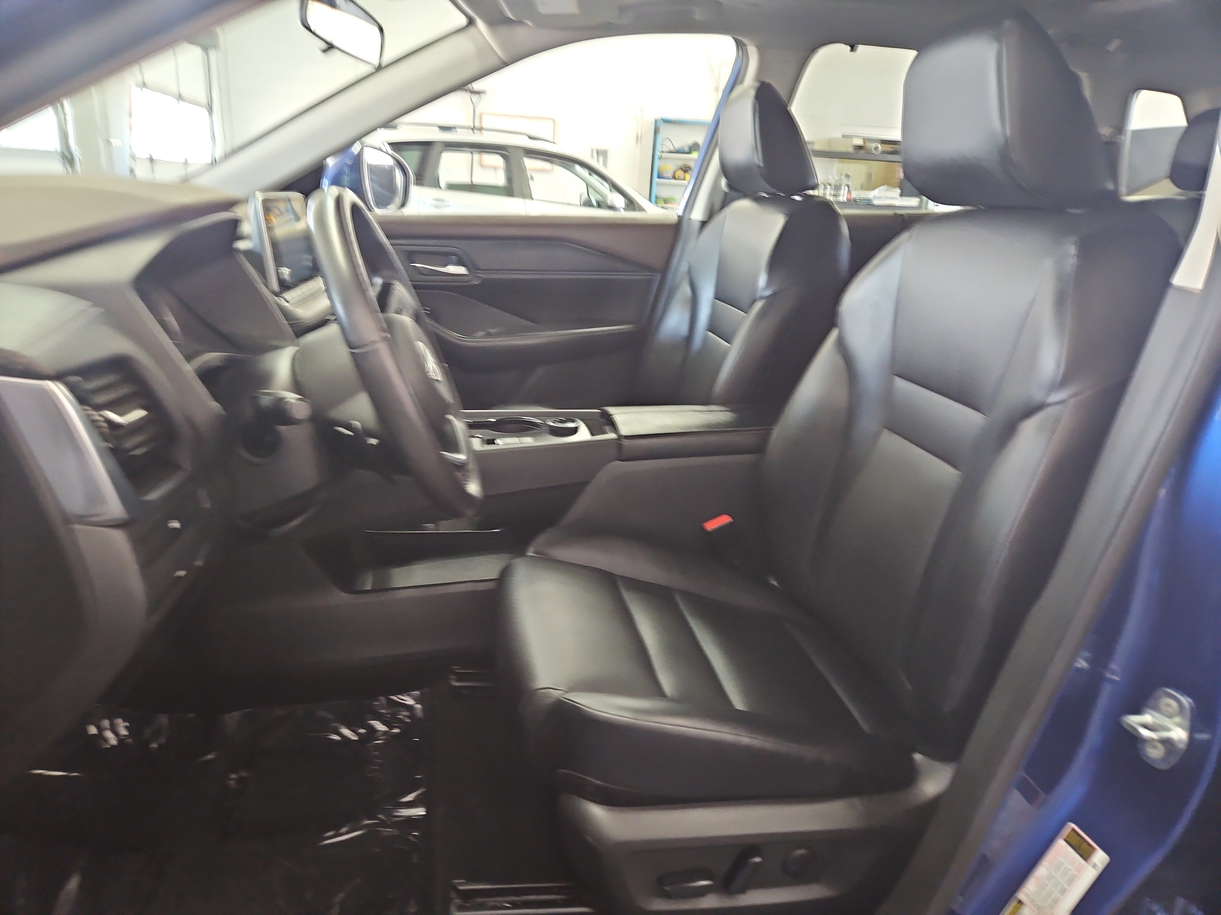 Used 2023 Nissan Rogue SV w/ SV Premium Package AWD/4WD image 8