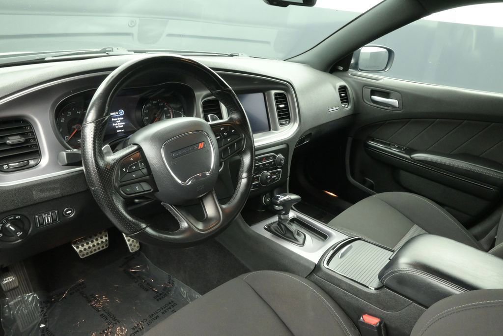 Used 2022 Dodge Charger R/T w/ Blacktop Package RWD image 9