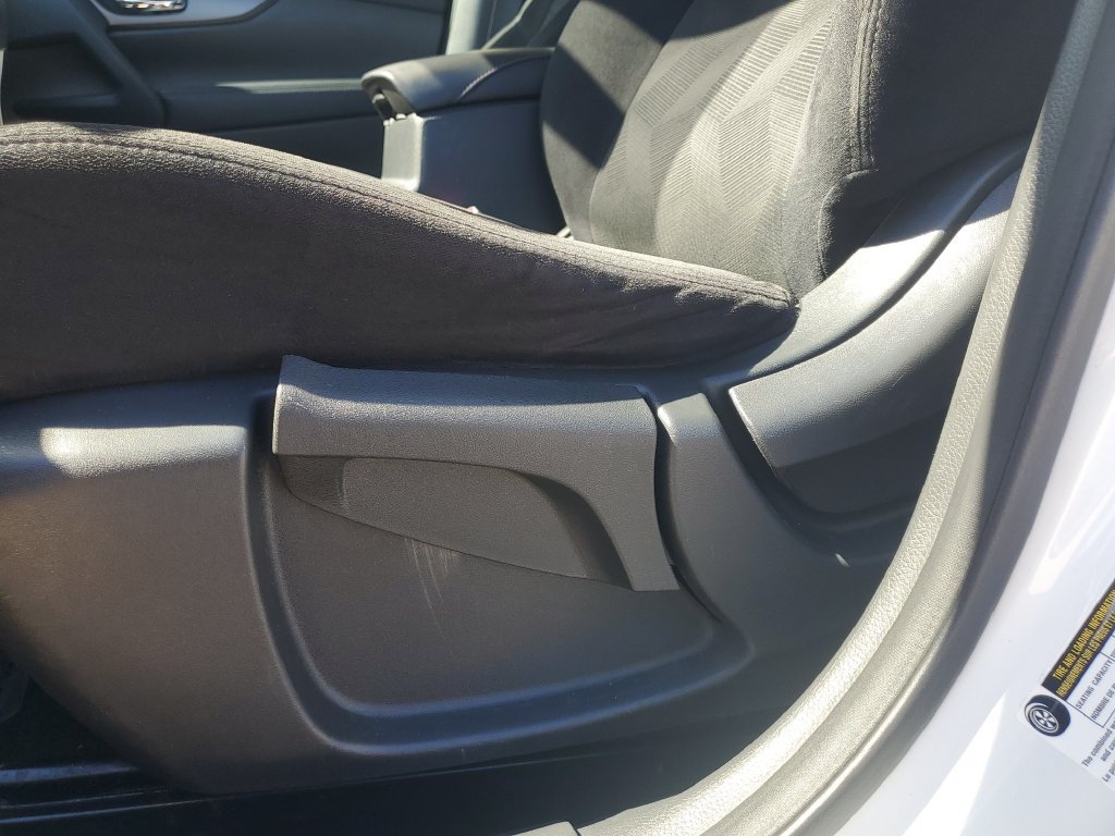 Used 2016 Nissan Rogue S AWD/4WD image 26