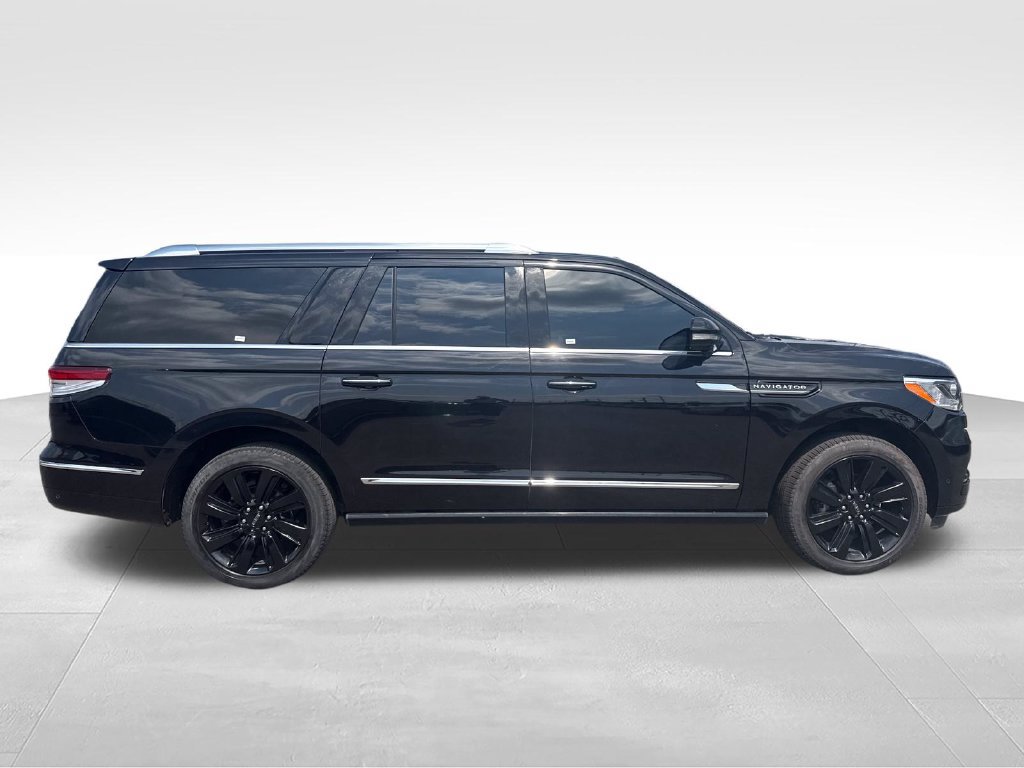 Used 2024 Lincoln Navigator L Reserve AWD/4WD image 6