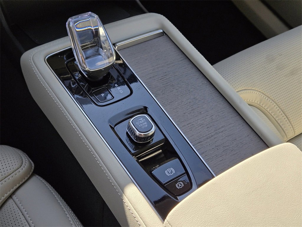 New 2025 Volvo XC90 B6 Ultra w/ Protection Package Premier image 28