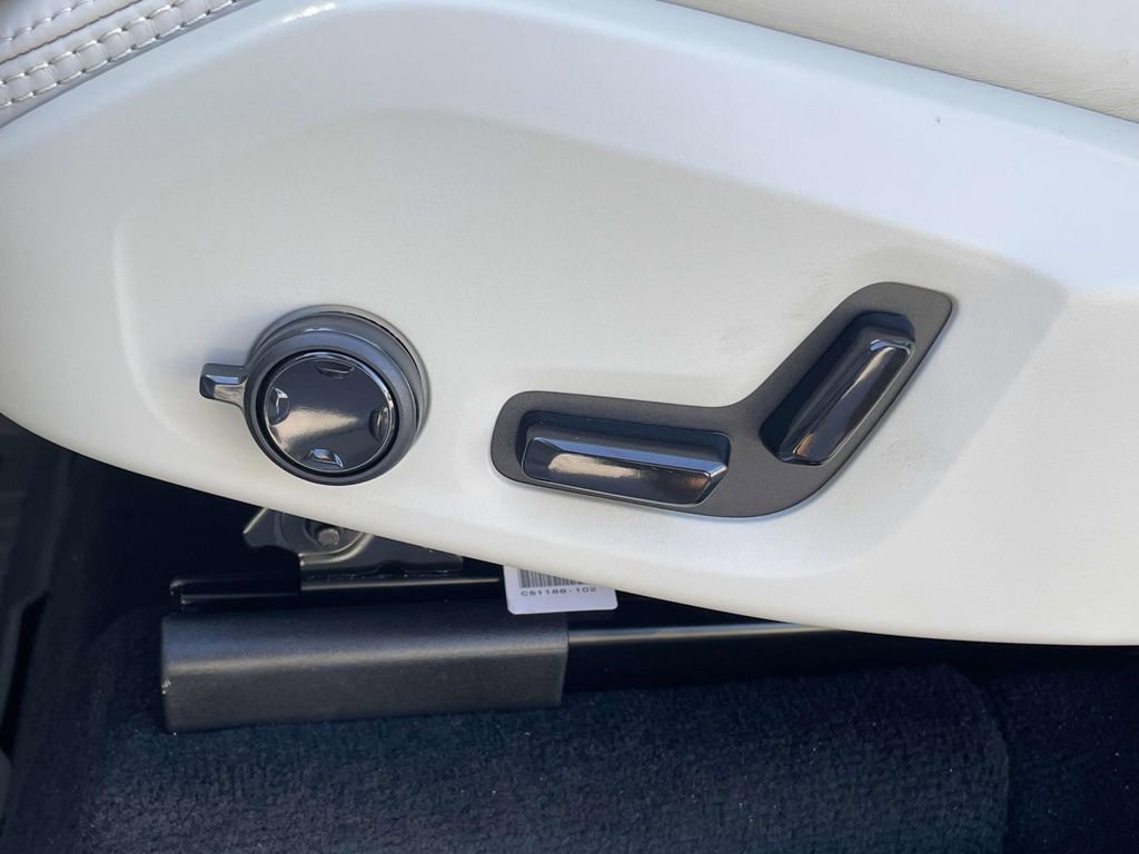 New 2026 Volvo XC90 B6 Ultra w/ Protection Package Premier image 7