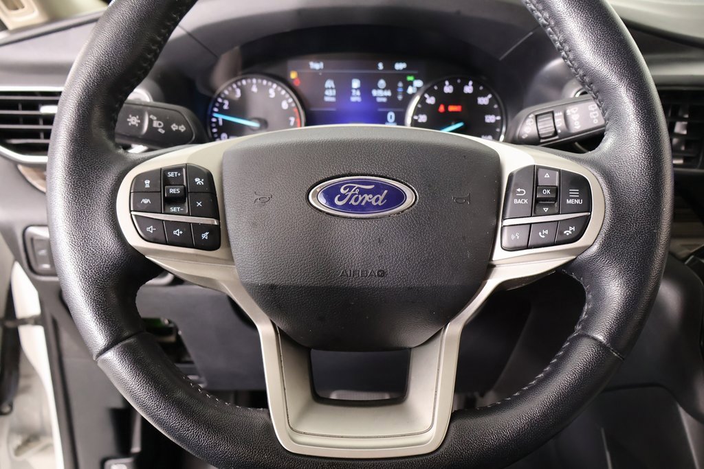 Used 2021 Ford Explorer Limited image 3