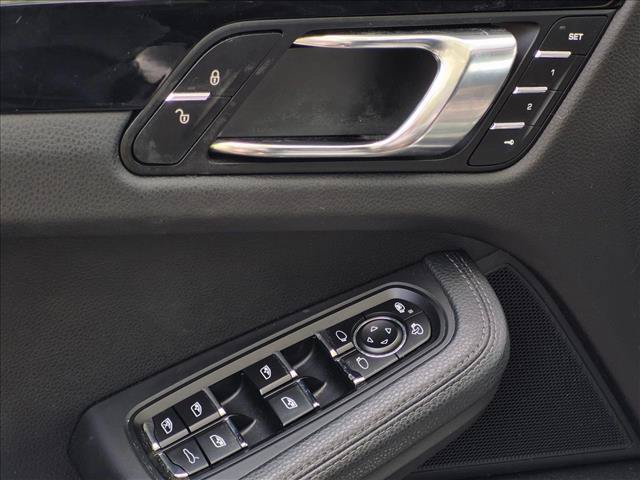 Used 2015 Porsche Macan S AWD/4WD image 2