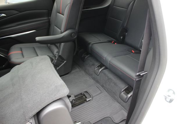 Used 2025 Chevrolet Traverse RS AWD/4WD image 26