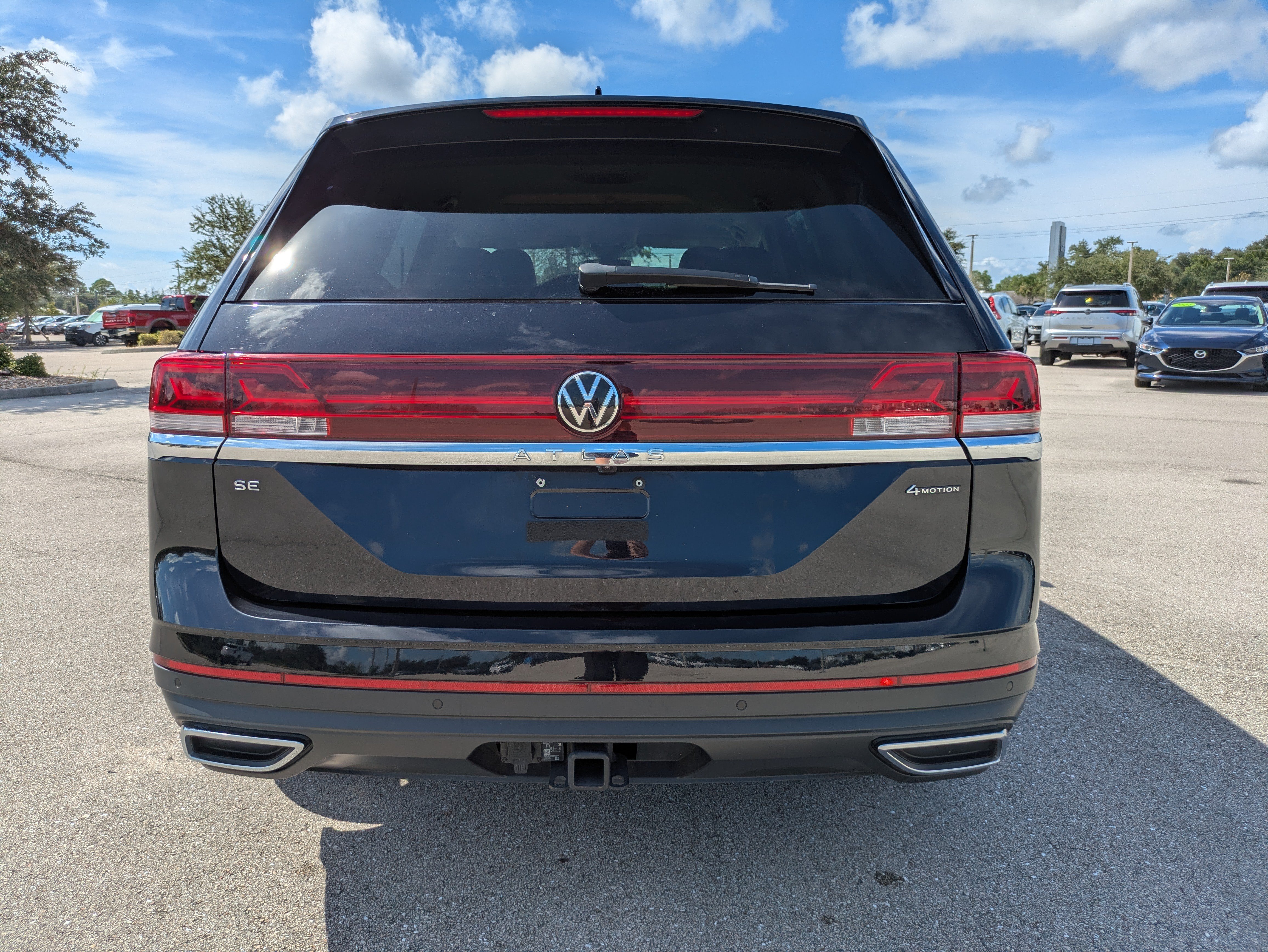 Used 2025 Volkswagen Atlas SE AWD/4WD image 5