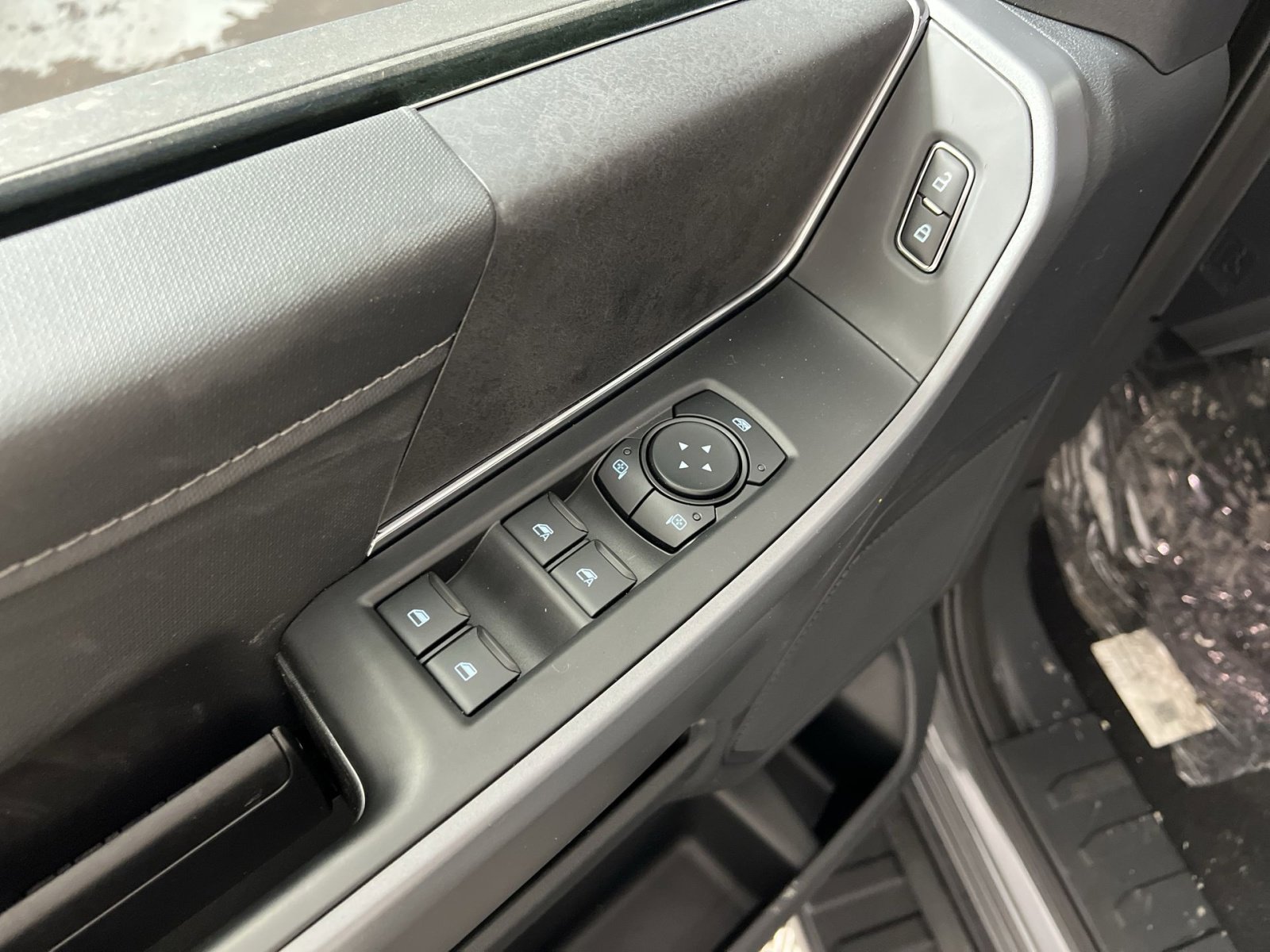 New 2026 Ford F150 XLT w/ Equipment Group 302A MID image 15