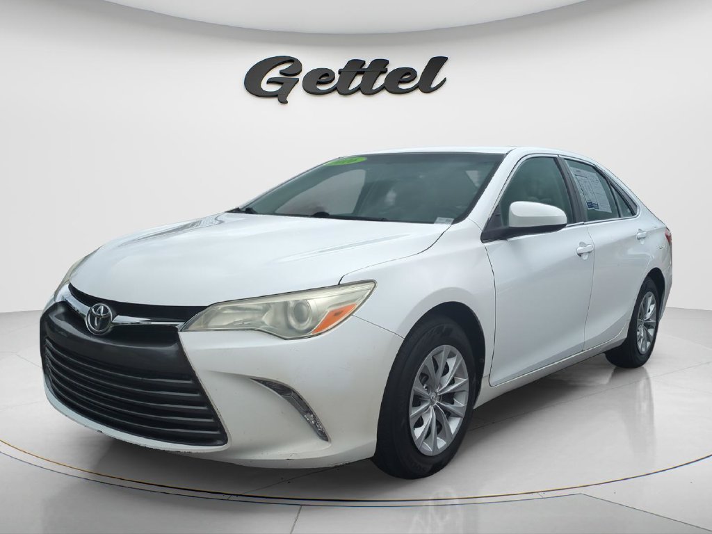 Used 2016 Toyota Camry LE FWD image 1