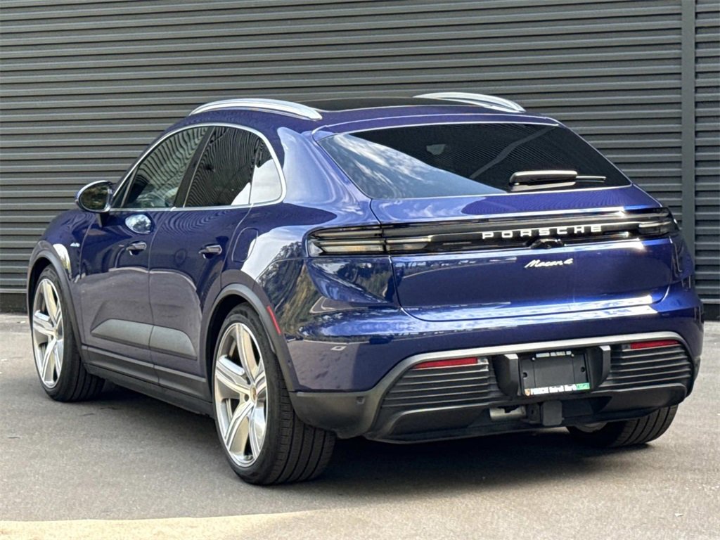 Used 2024 Porsche Macan 4 Electric image 3