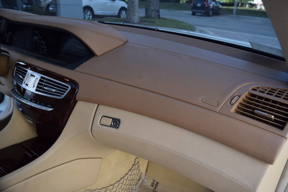Used 2008 Mercedes-Benz CL 550 image 49