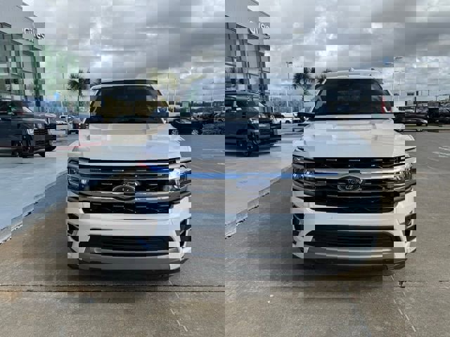 Used 2024 Ford Expedition Limited image 7