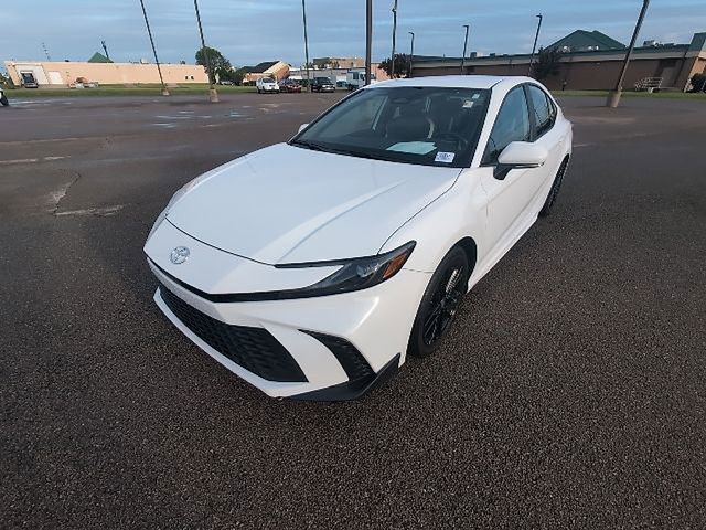 Used 2025 Toyota Camry SE FWD image 13