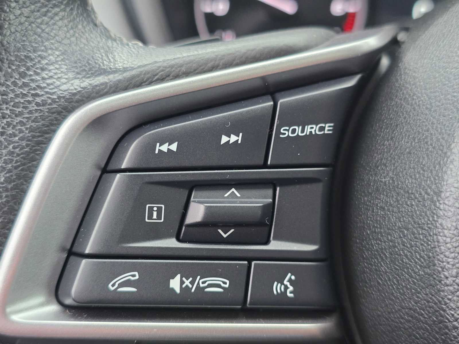 Used 2023 Subaru Outback Limited image 35