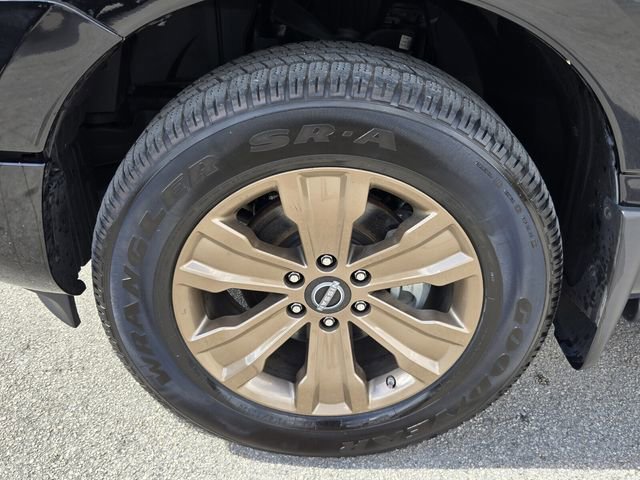 Used 2024 Nissan Titan SV w/ SV Bronze Edition Package image 9