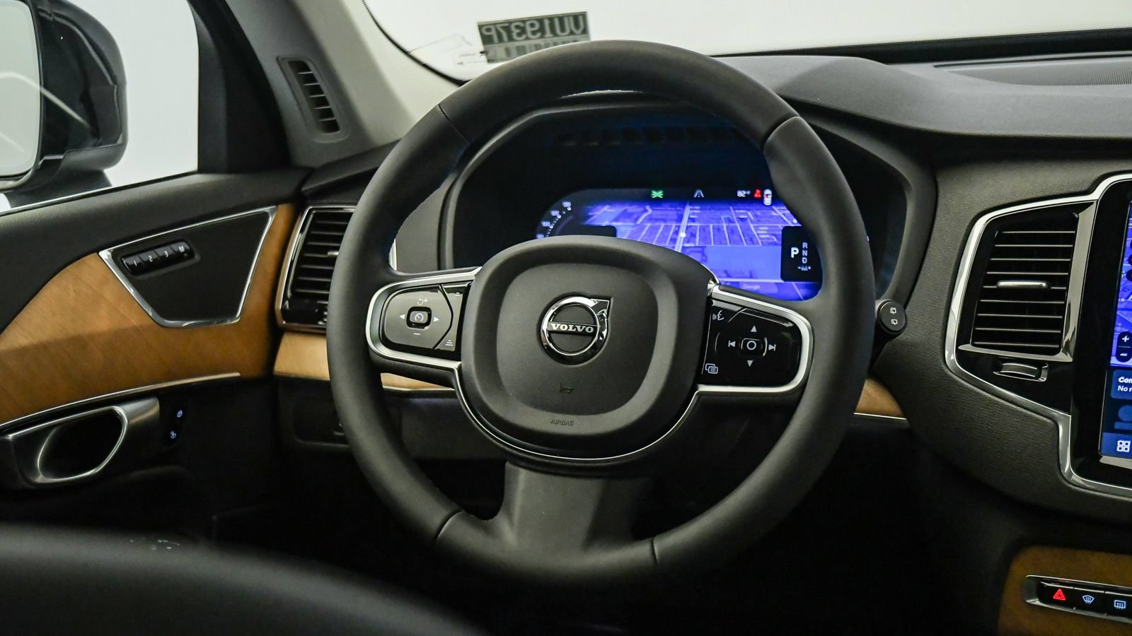 Certified 2024 Volvo XC90 B6 Plus w/ Protection Package Premier AWD/4WD image 13