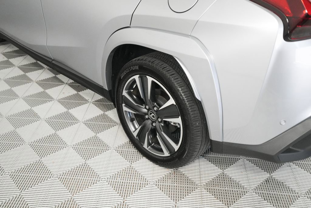 Certified 2025 Lexus UX 300h FWD w/ Accessory Package (Z2) image 8