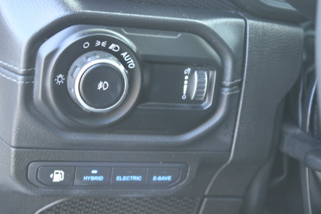 Used 2024 Jeep Wrangler Unlimited Rubicon 4xe AWD/4WD image 14