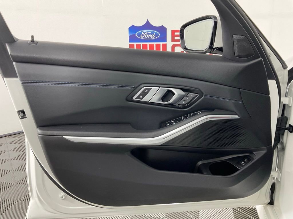 Used 2020 BMW 330i Sedan w/ M Sport Package image 12