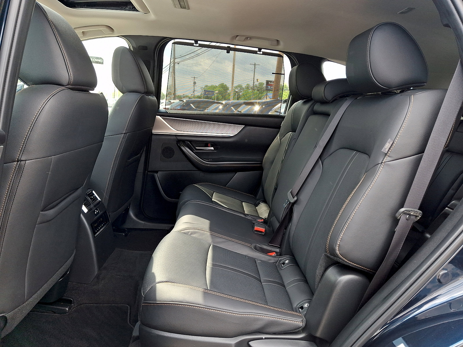 Certified 2024 MAZDA CX-90 3.3 Turbo w/ Preferred Package AWD/4WD image 12