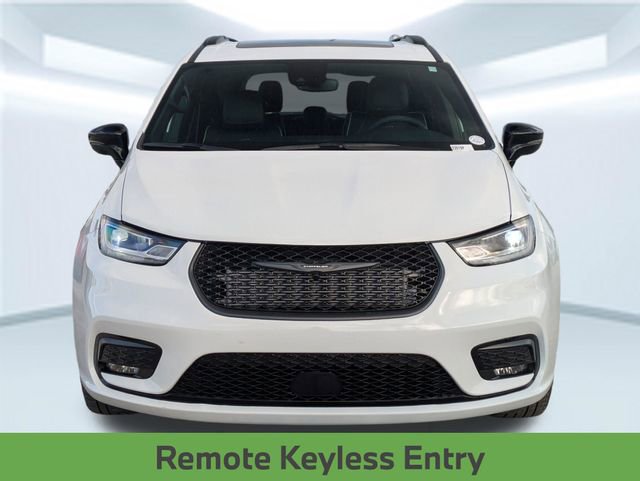 Used 2026 Chrysler Pacifica Limited w/ S Appearance Package image 11