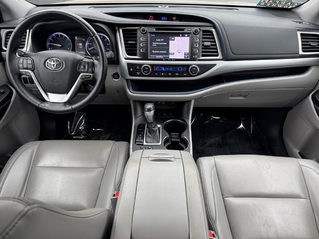 Used 2019 Toyota Highlander XLE AWD/4WD image 12