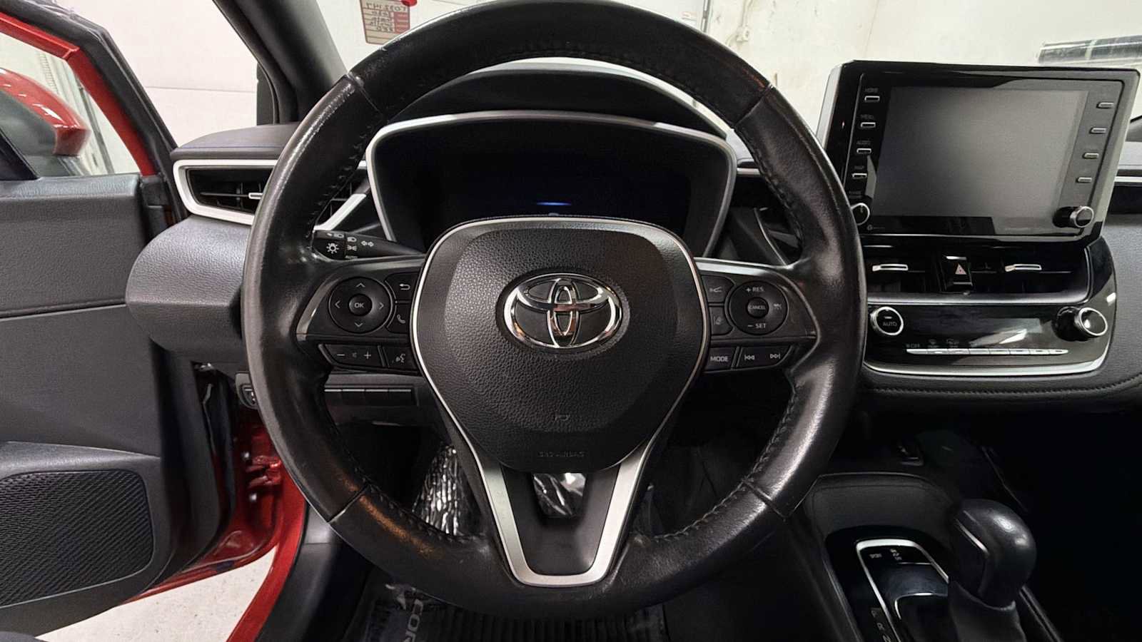 Certified 2020 Toyota Corolla XSE FWD image 16